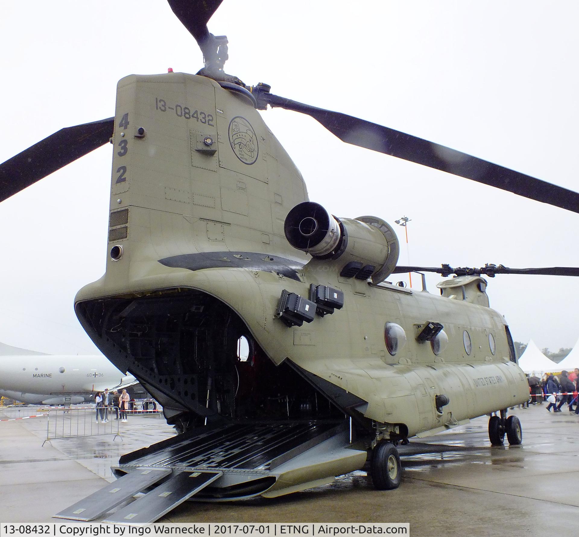 13-08432, Boeing CH-47F Chinook C/N M.8432, Boeing CH-47F Chinook of the US Army Aviation at the NAEWF 35 years jubilee display Geilenkirchen 2017