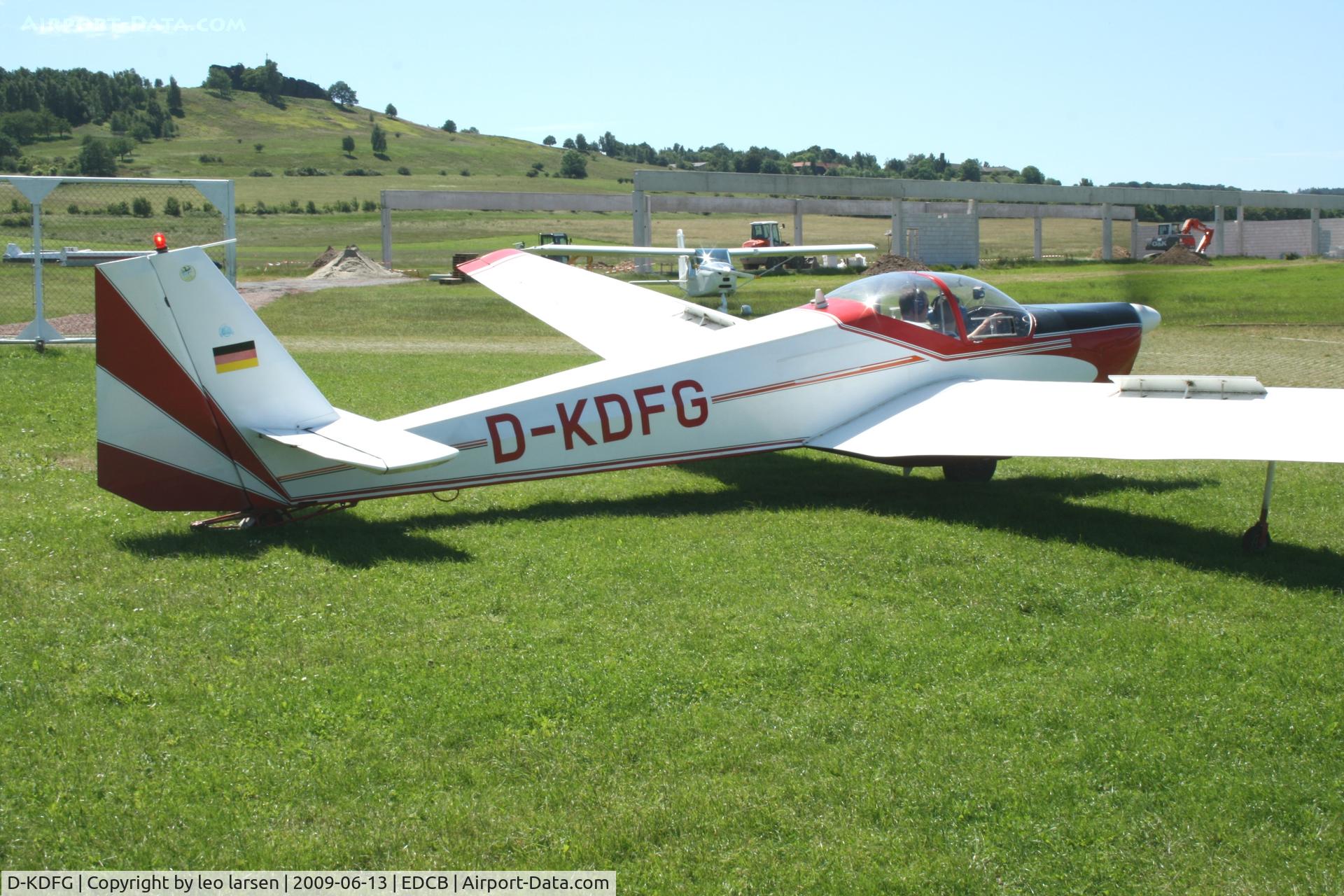 D-KDFG, Scheibe SF-25C Falke 1700 C/N 44207, Ballenstedt 13.6.2009