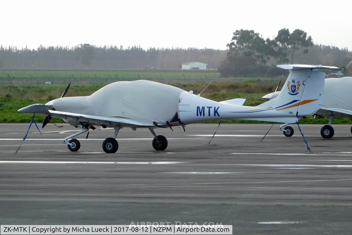 ZK-MTK, Diamond DA-40 Diamond Star C/N 40.1027, At Palmerston North
