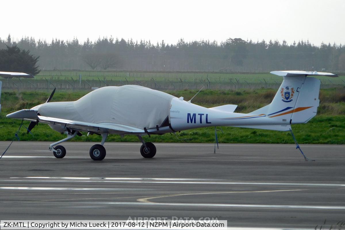 ZK-MTL, Diamond DA-40 Diamond Star C/N 40.1028, At Palmerston North