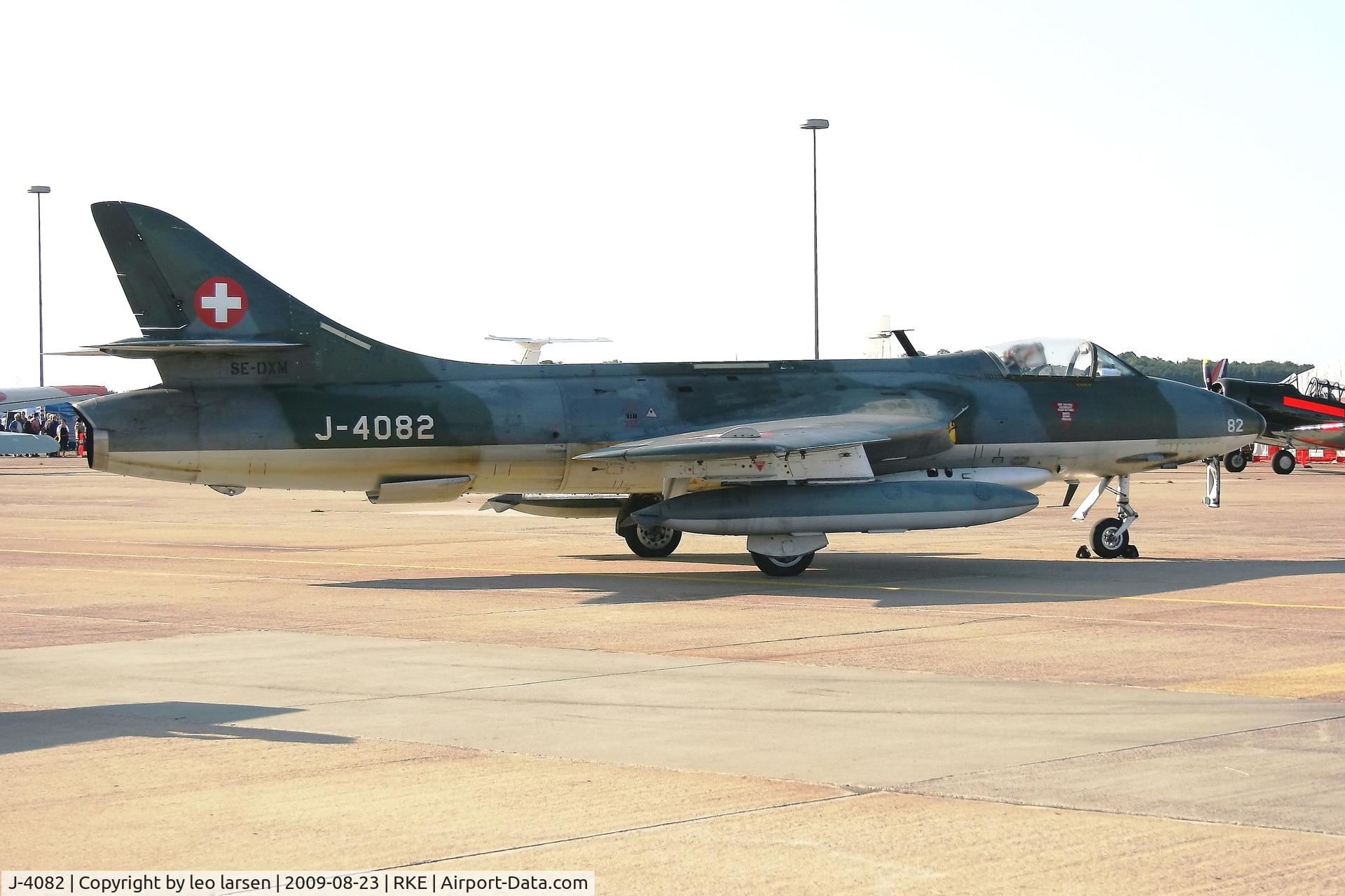 J-4082, 1959 Hawker Hunter F.58 C/N 41H/697449, Roskilde Air Show 23.8.2009