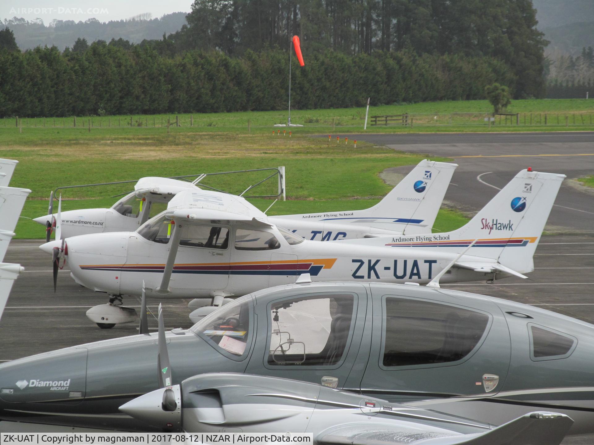 ZK-UAT, Cessna 172R C/N 17281127, on flying club apron
