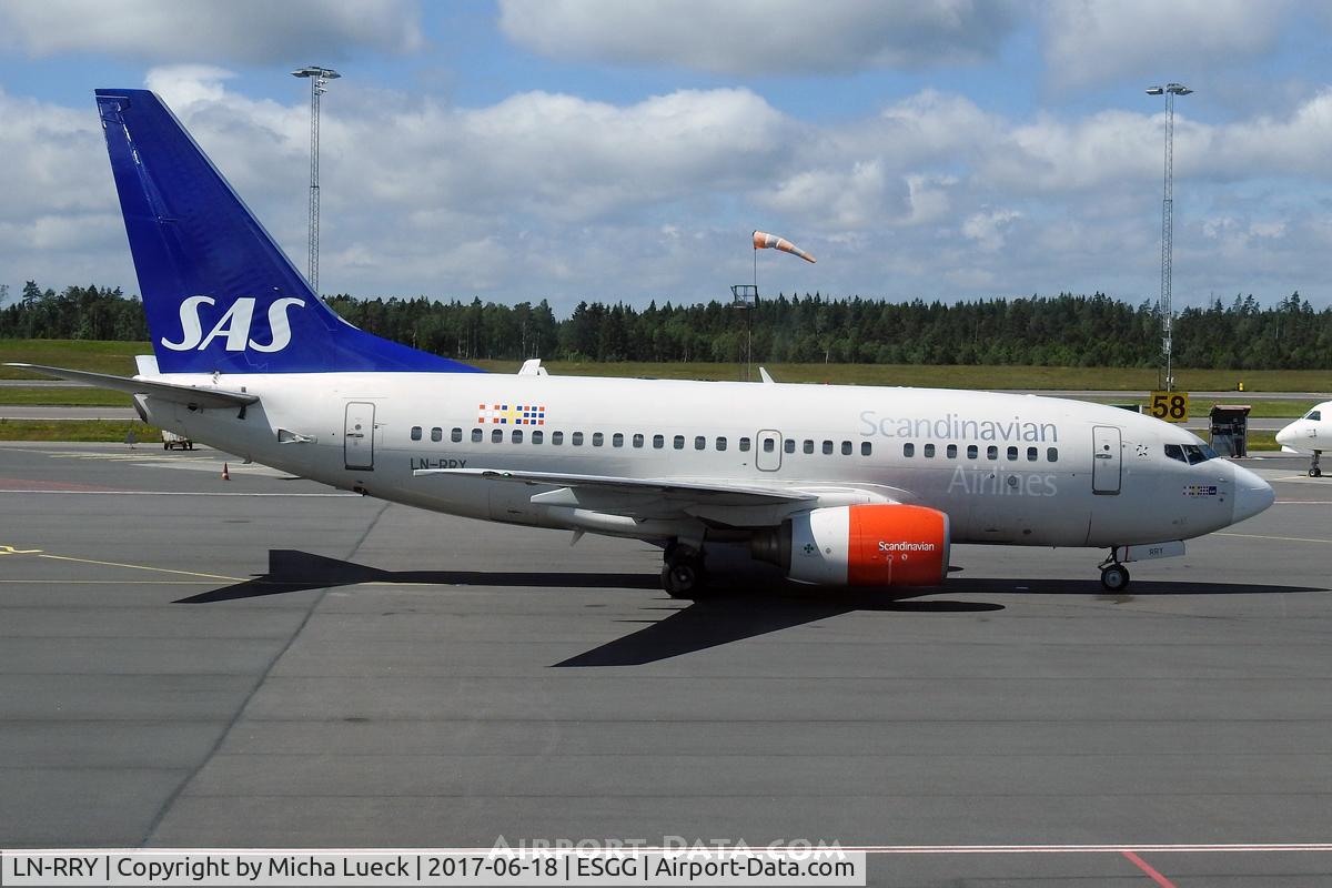 LN-RRY, 1998 Boeing 737-683 C/N 28297, At Gothenburg