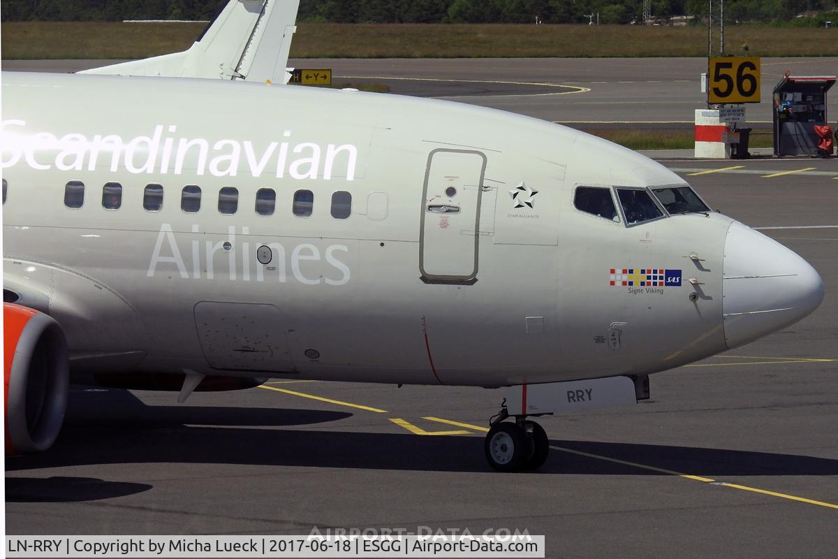 LN-RRY, 1998 Boeing 737-683 C/N 28297, At Gothenburg