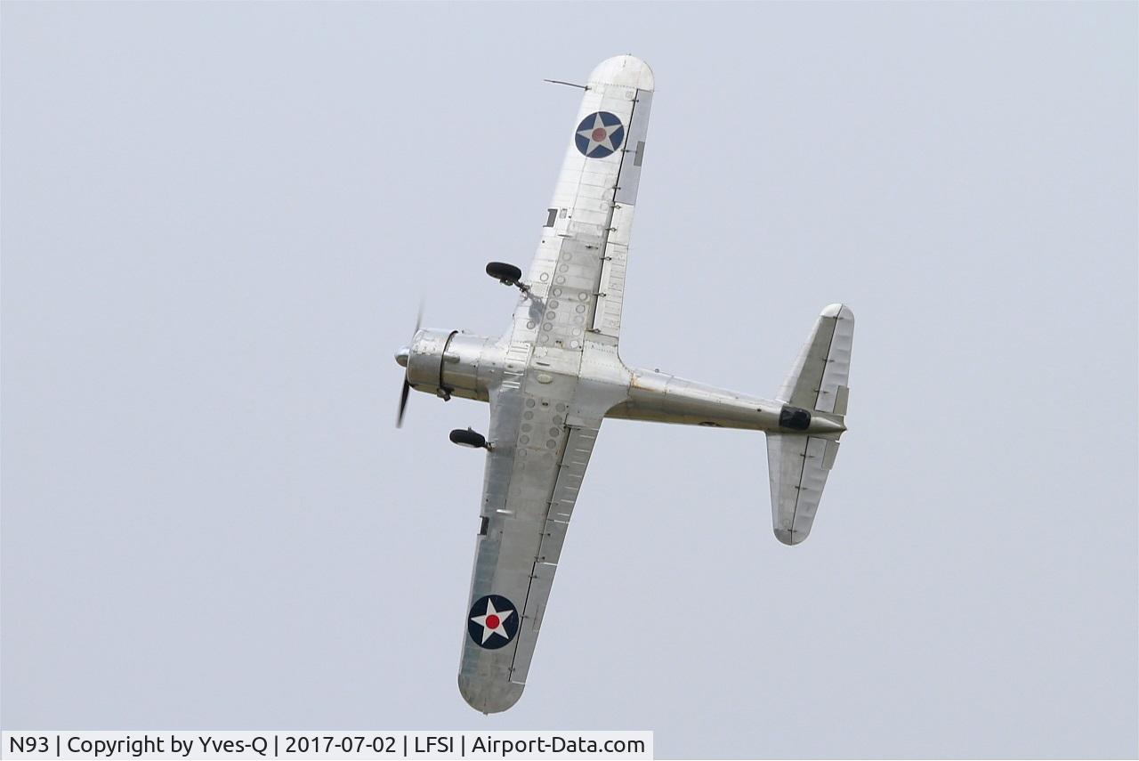 N93, 1943 Convair BT-13A Valiant C/N 9102, Convair BT-13A, Taxiing to holding point rwy 29, St Dizier-Robinson Air Base 113 (LFSI) Open day 2017