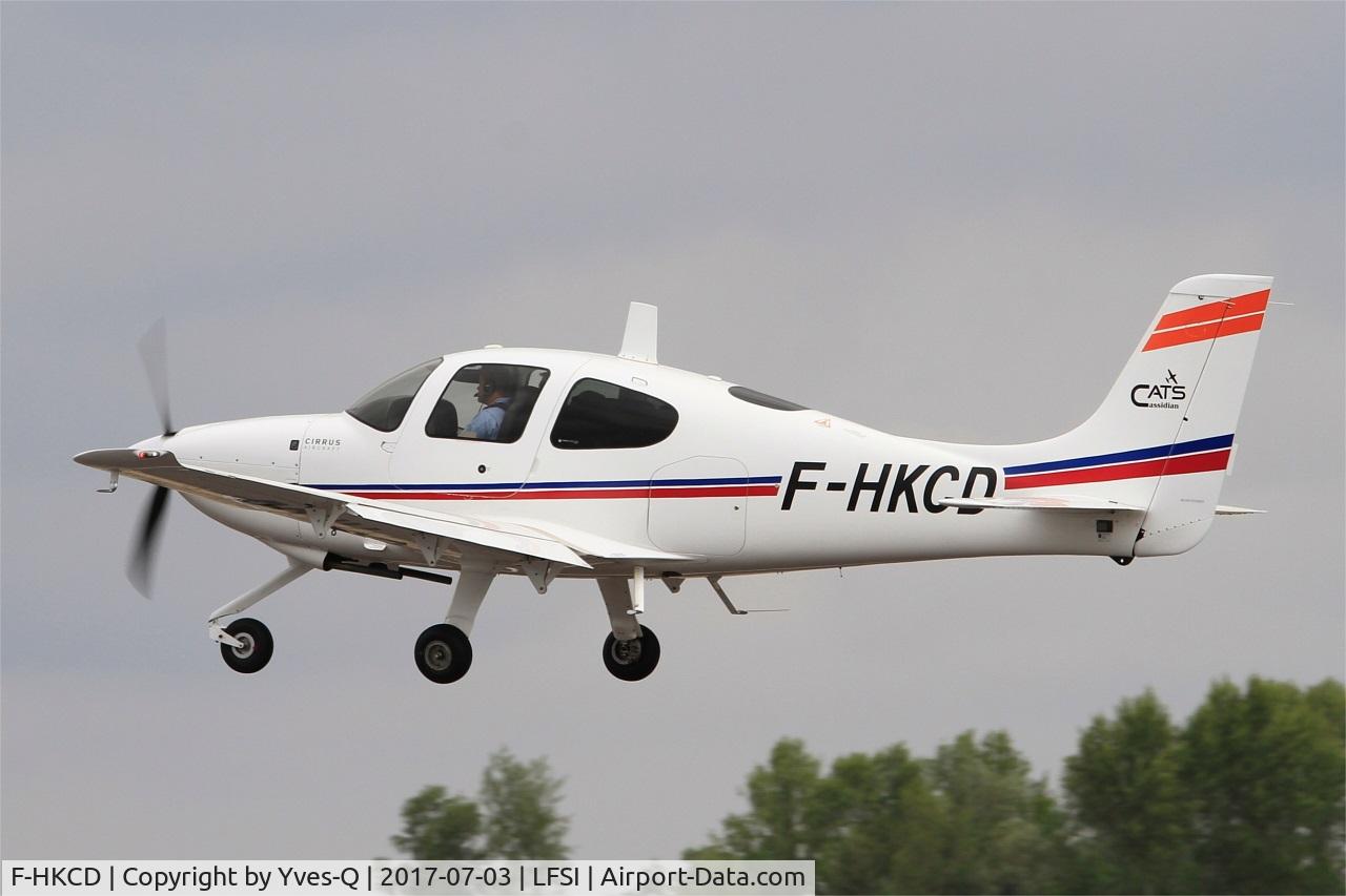 F-HKCD, Cirrus SR20 C/N 2186, Cirrus SR20, Take off rwy 29, St Dizier-Robinson Air Base 113 (LFSI) Open day 2017