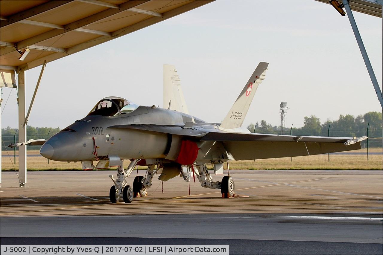 J-5002, McDonnell Douglas F/A-18C Hornet C/N 1315/SFC002, Swiss Air Force McDonnell Douglas FA-18C Hornet, Parked, St Dizier-Robinson Air Base 113 (LFSI) Open day 2017