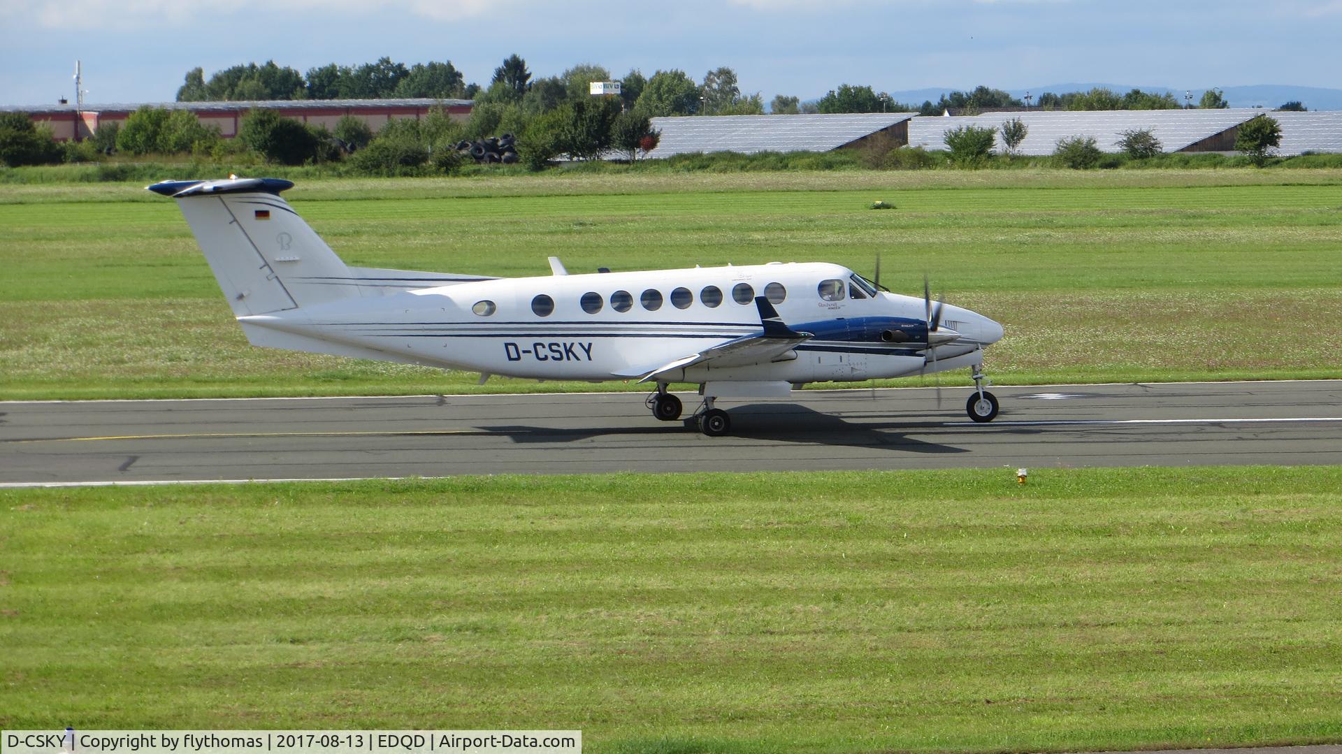 D-CSKY, 1996 Beechcraft B300 Super King Air 350 C/N FL-130, D-CSKY Bayreuth Flughafen, Bindlacher Berg
