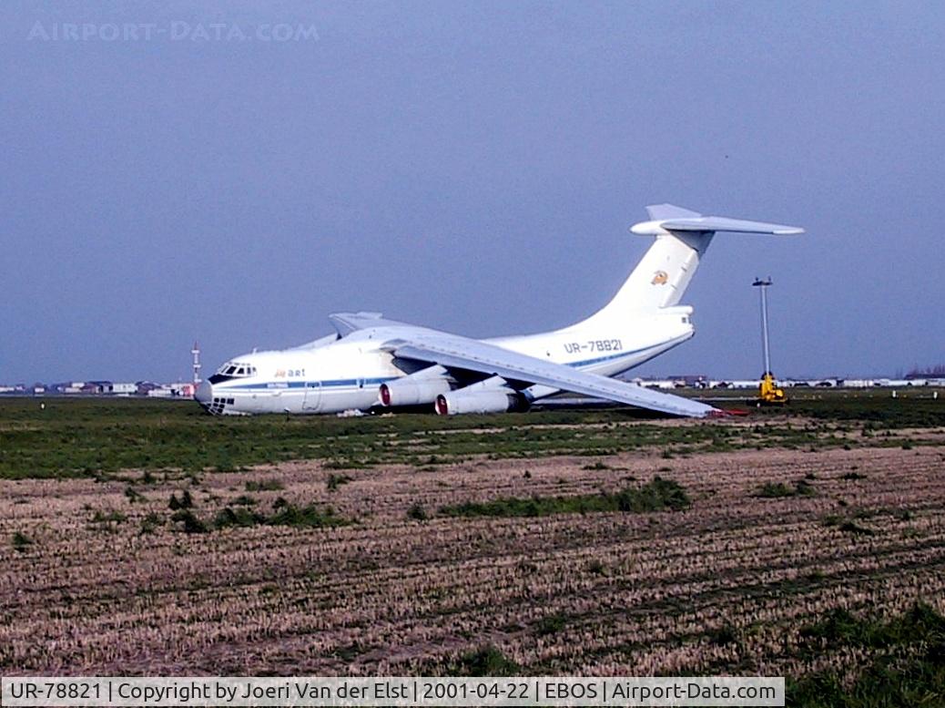 UR-78821, 1989 Ilyushin Il-76MD C/N 0093496914, Nosewheel malfunction, written off 18.04.2001