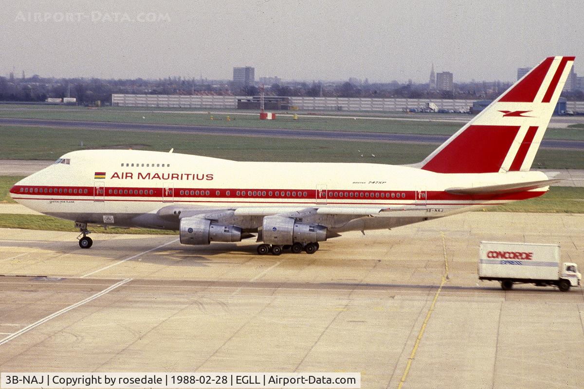 3B-NAJ, 1976 Boeing 747SP-44 C/N 21132, Taken from the old Queens Building