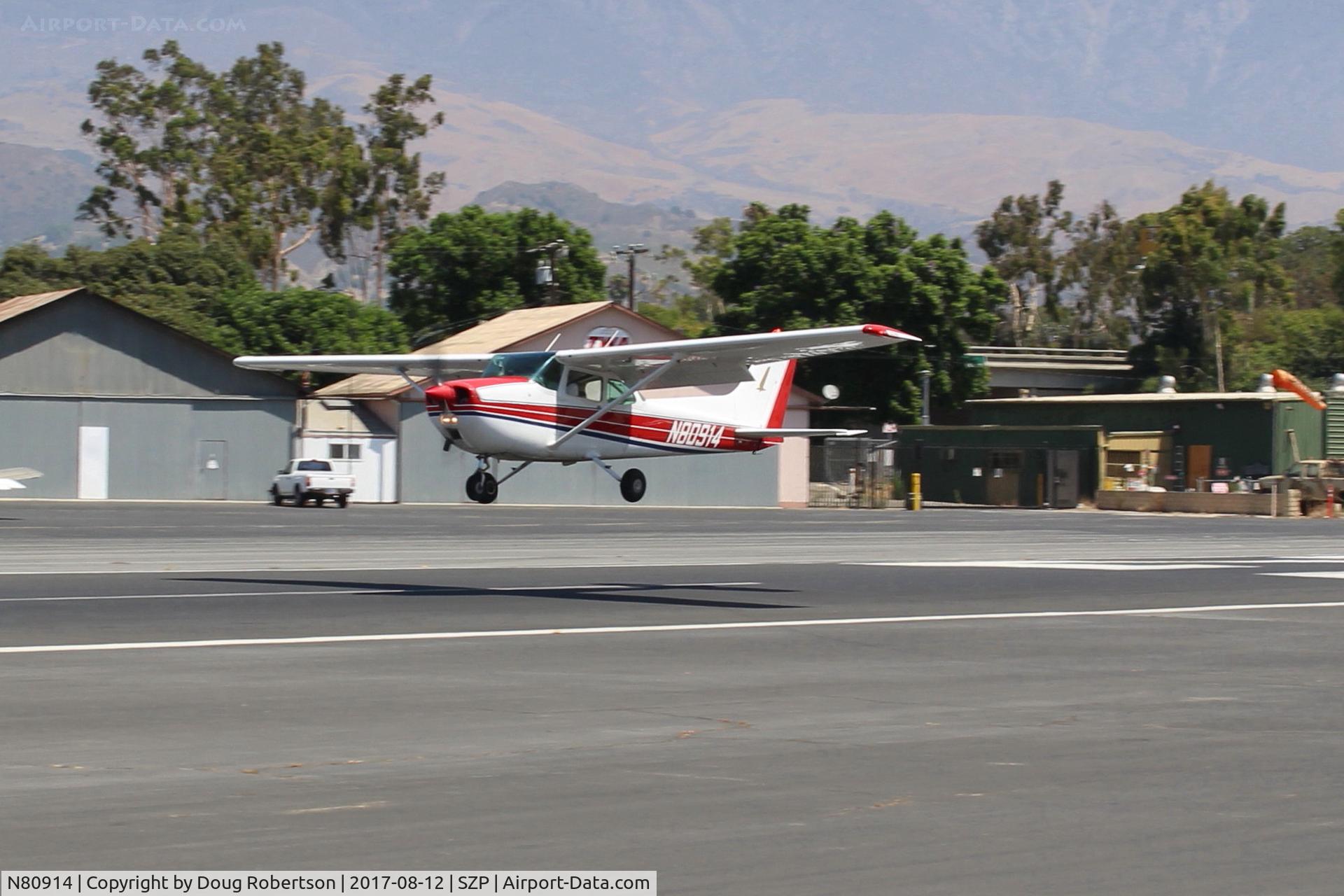 N80914, 1976 Cessna 172M C/N 17266799, 1976 Cessna 172M SKYHAWK, Lycoming O-320-E2D 150 Hp, another landing Rwy 22