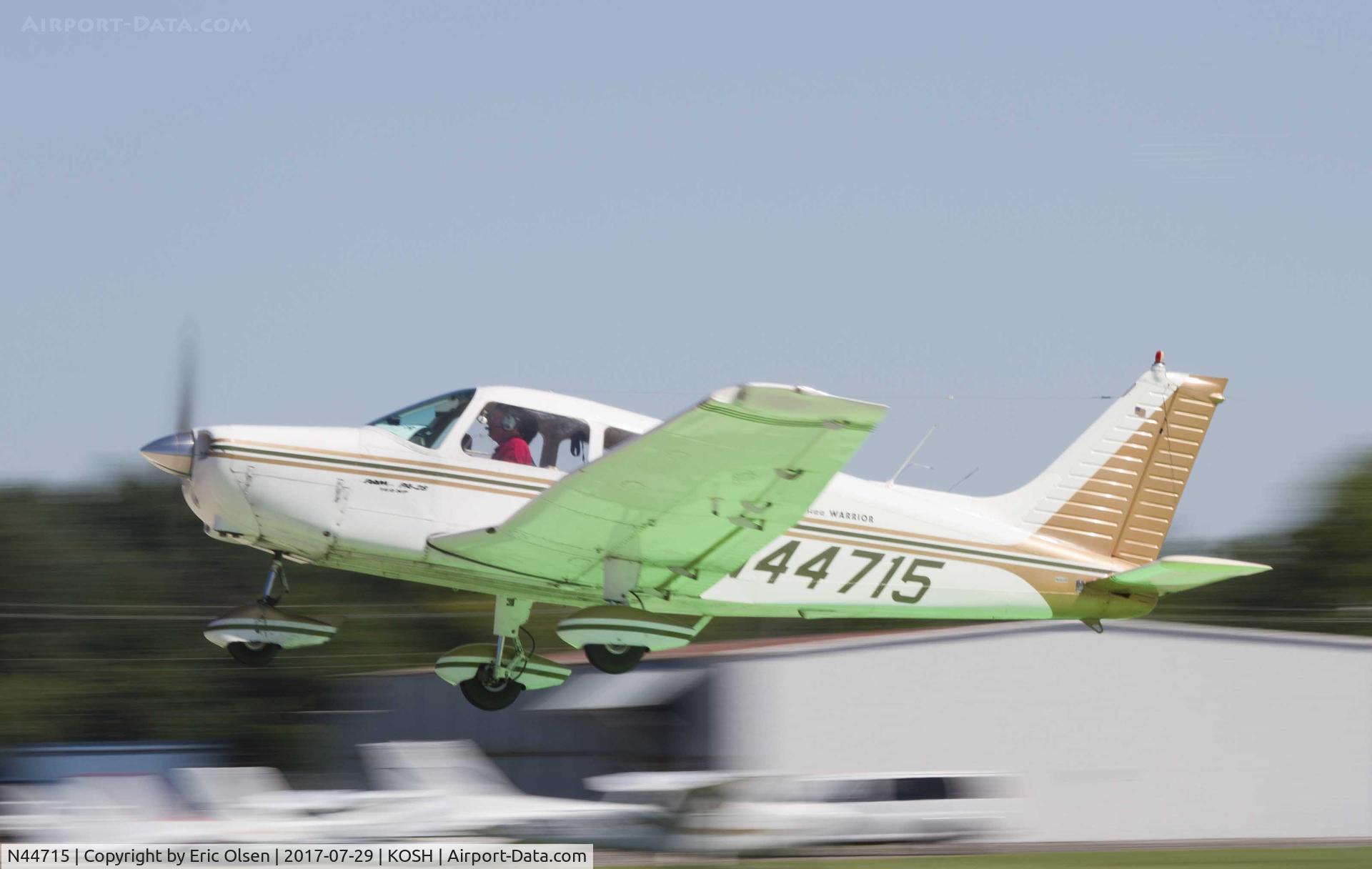 N44715, 1974 Piper PA-28-151 C/N 28-7515014, Piper PA-28 departing Airventure