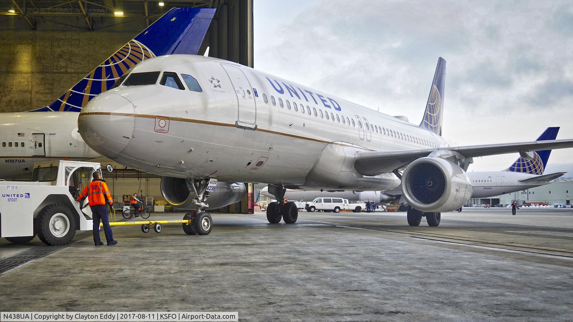 N438UA, 1997 Airbus A320-232 C/N 678, SFO 2017.