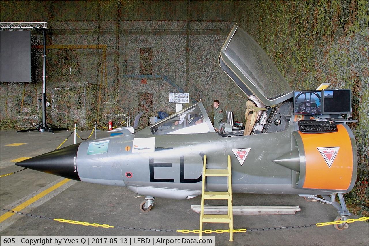 605, Dassault Mirage IIIE C/N 605, Dassault Mirage IIIE, Airframe noze and cockpit preserved at Bordeaux-Mérignac Air Base 106 (LFBD-BOD) Open day 2017