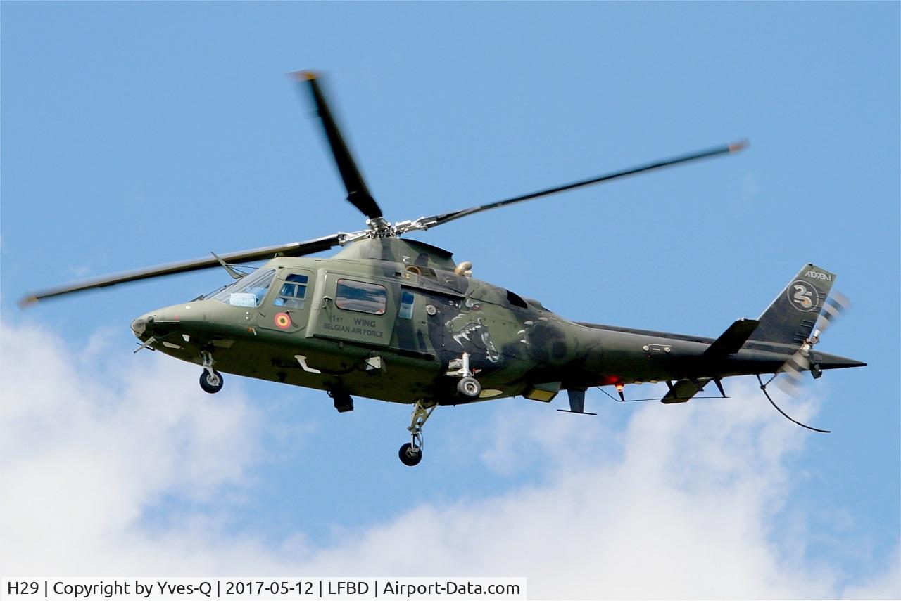 H29, Agusta A-109BA C/N 0329, Belgian Air Force Agusta A-109BA, Short approach rwy 23, Bordeaux-Mérignac Air Base 106 (LFBD-BOD) Open day 2017