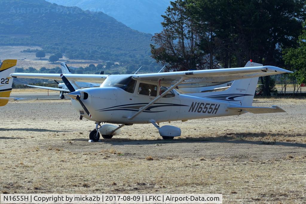 N1655H, 2005 Cessna 172S C/N 172S9914, Parked