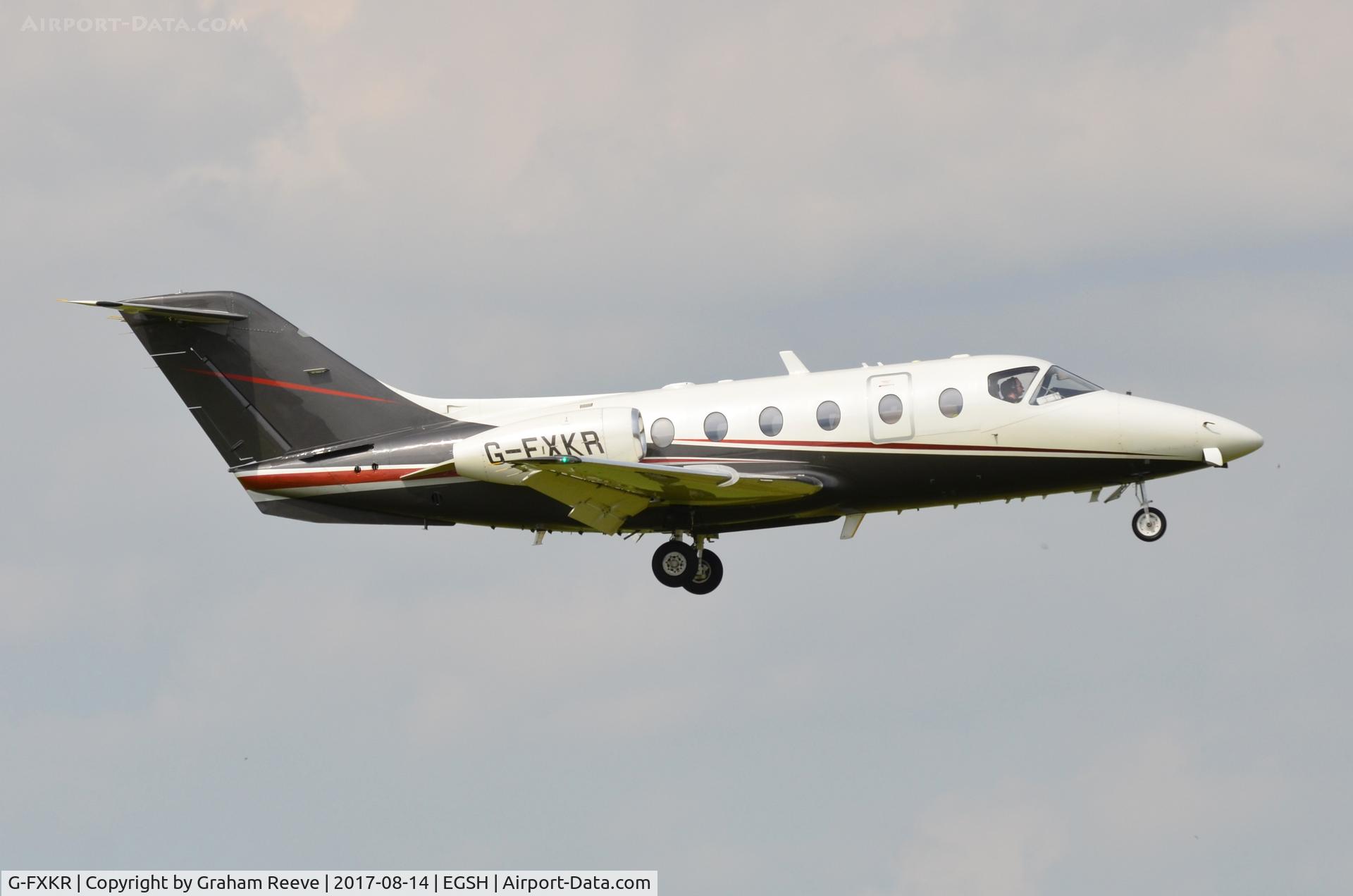 G-FXKR, 2000 Raytheon Beechjet 400A/Nextant N400XT C/N RK-279, Landing at Norwich.