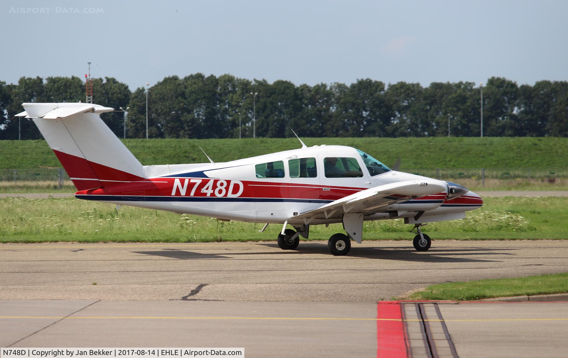 N748D, Beech 76 Duchess Duchess C/N ME-341, Lelystad Airport