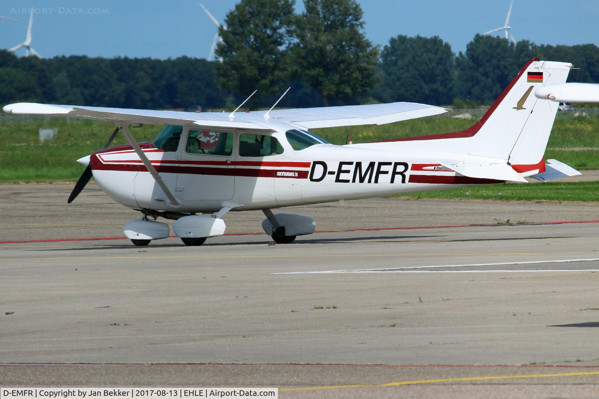 D-EMFR, Cessna 172P Skyhawk II C/N 17274651, Lelystad Airport