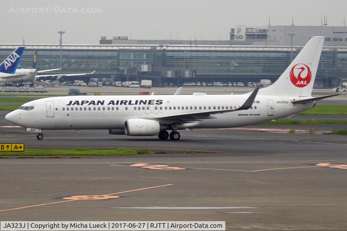 JA323J, 2009 Boeing 737-846 C/N 35352, At Haneda