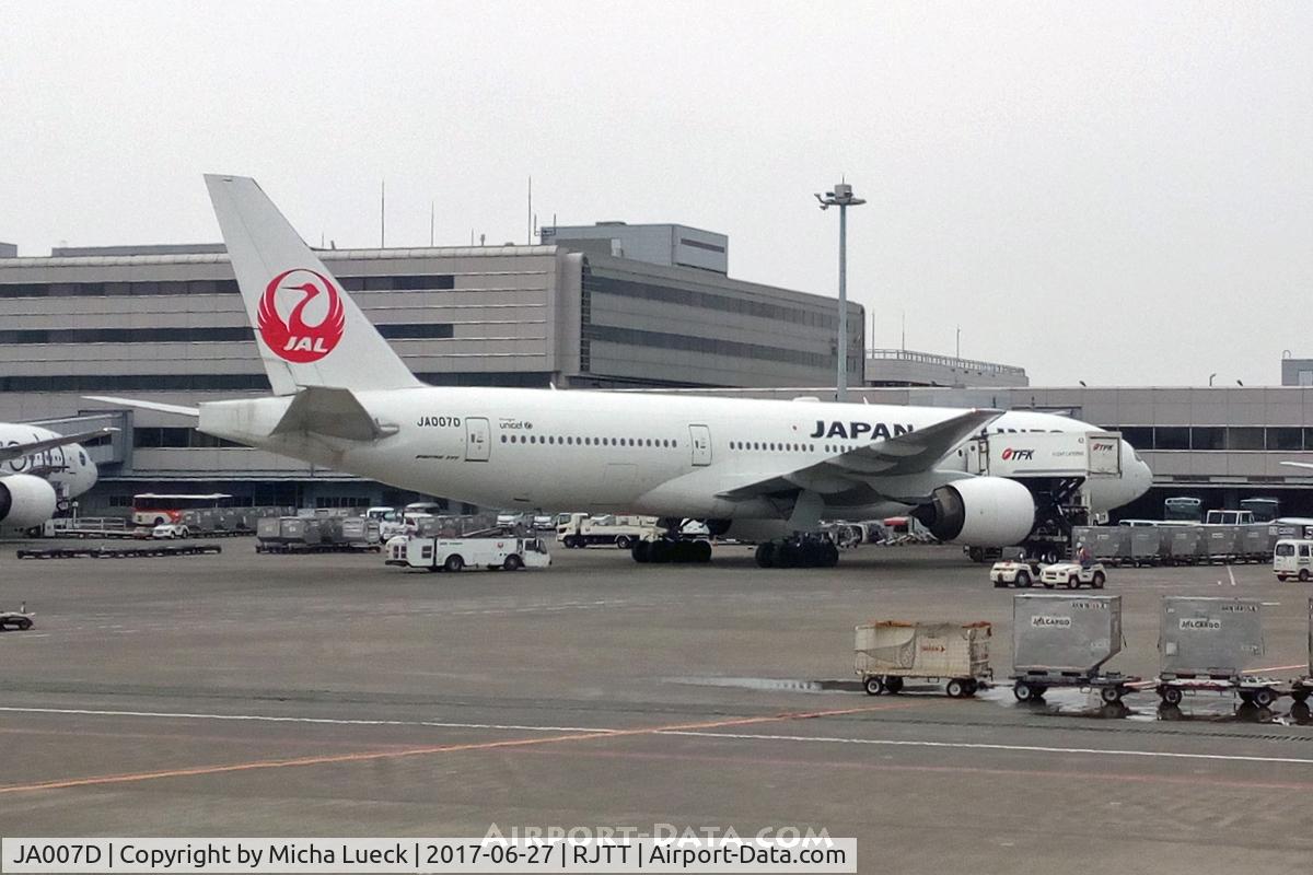 JA007D, 1998 Boeing 777-289 C/N 27639, At Haneda