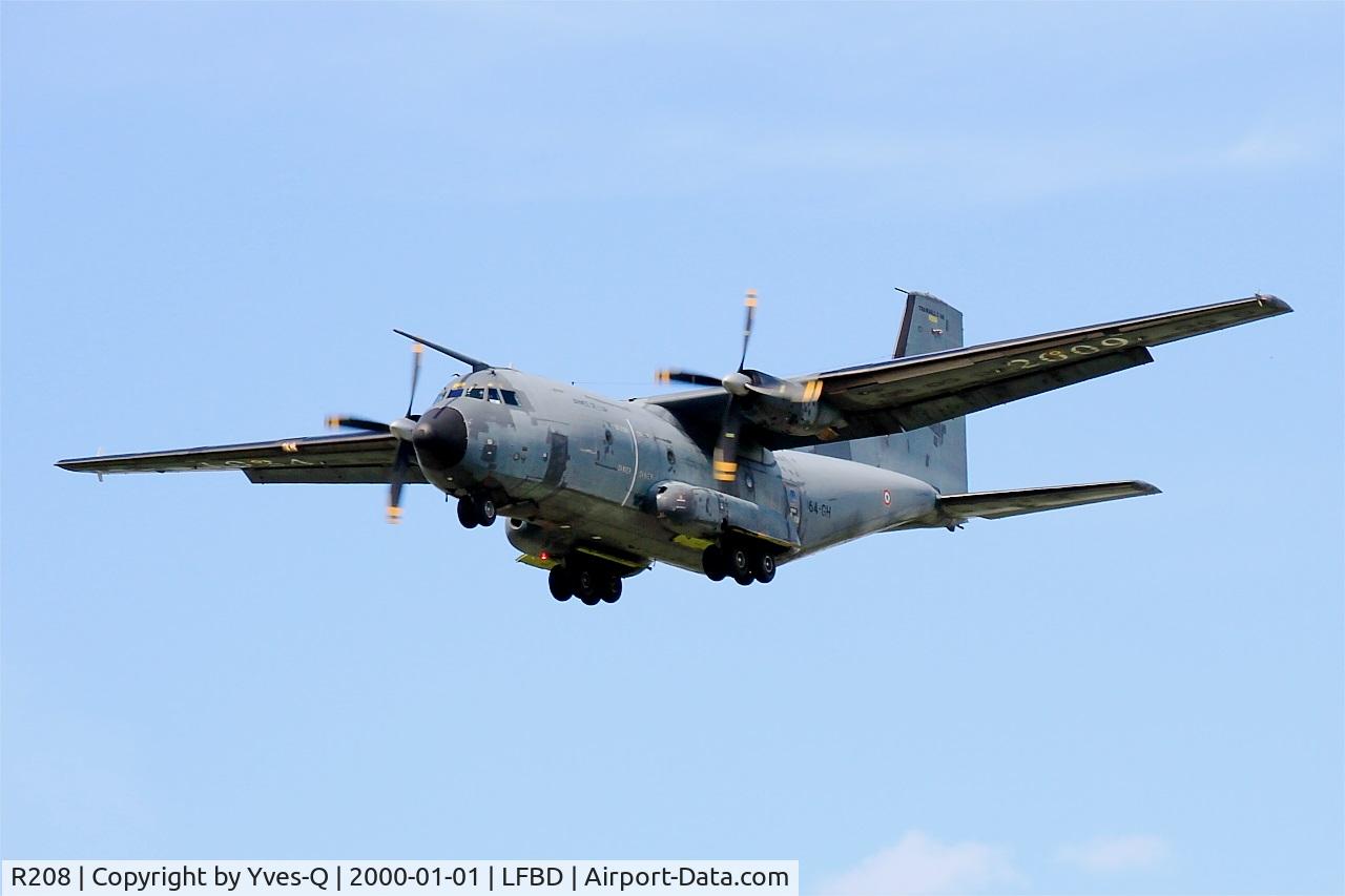 R208, Transall C-160R C/N 211, Transall C-160R, Short approach rwy 23, Bordeaux-Mérignac airport (LFBD-BOD)