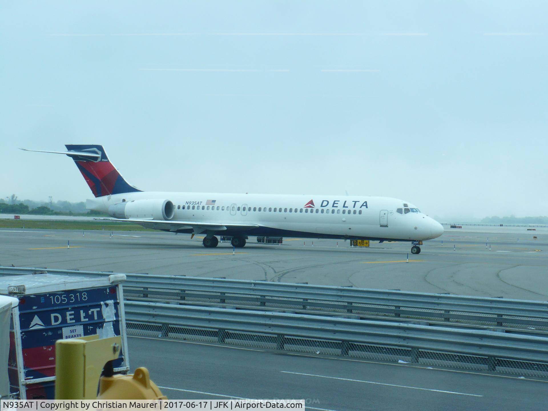 N935AT, 2000 Boeing 717-200 C/N 55069, Boeing 717-200