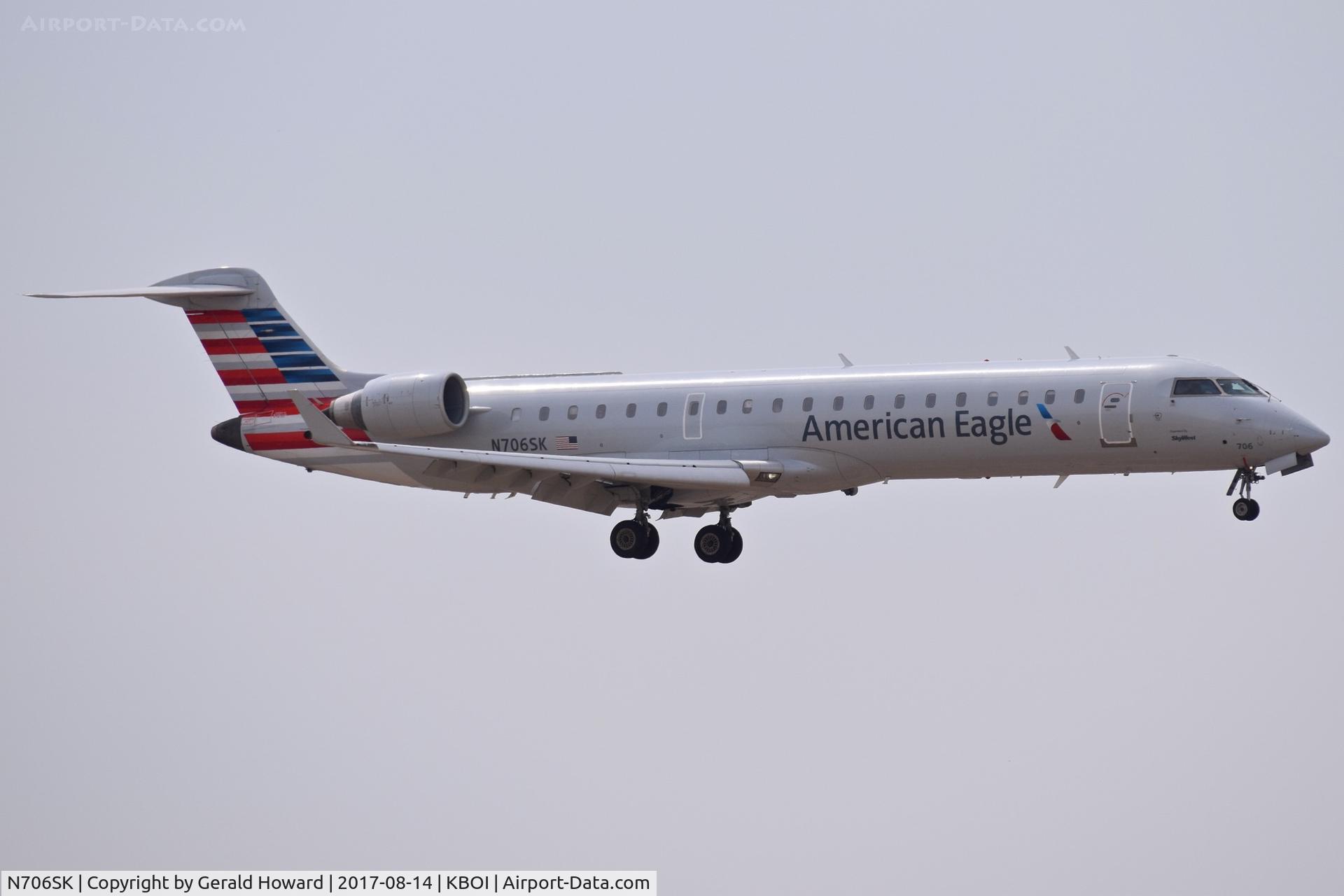 N706SK, 2004 Bombardier CRJ-701 (CL-600-2C10) Regional Jet C/N 10149, landing RWY 28L.