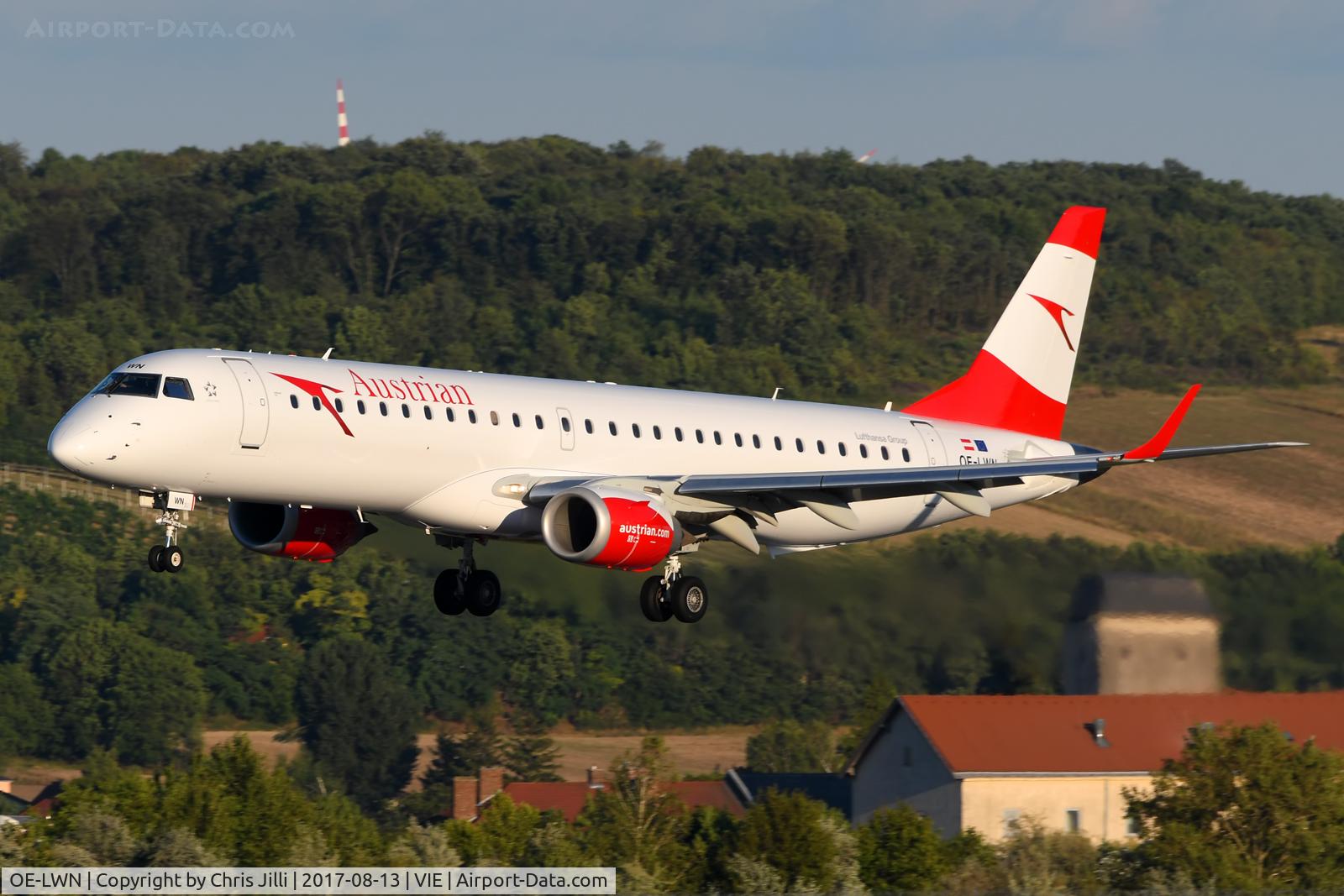 OE-LWN, 2012 Embraer 195LR (ERJ-190-200LR) C/N 19000553, Austrian Airlines