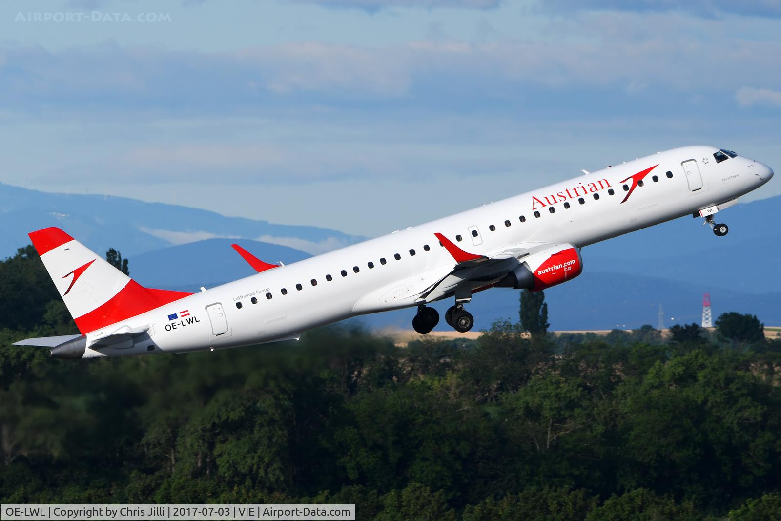 OE-LWL, 2012 Embraer 195LR (ERJ-190-200LR) C/N 19000532, Austrian Airlines