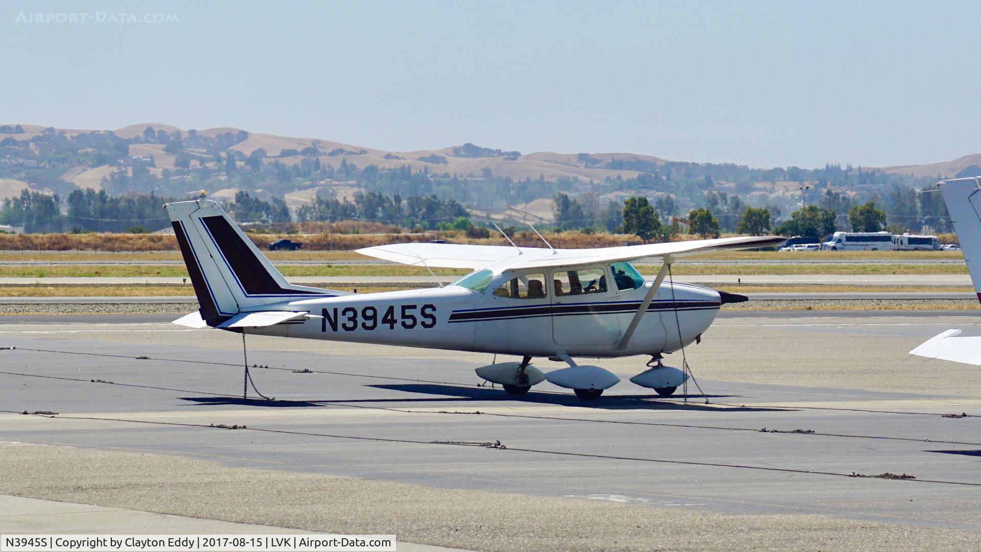 N3945S, 1964 Cessna 172E C/N 17251145, Livermore Airport California. 2017.