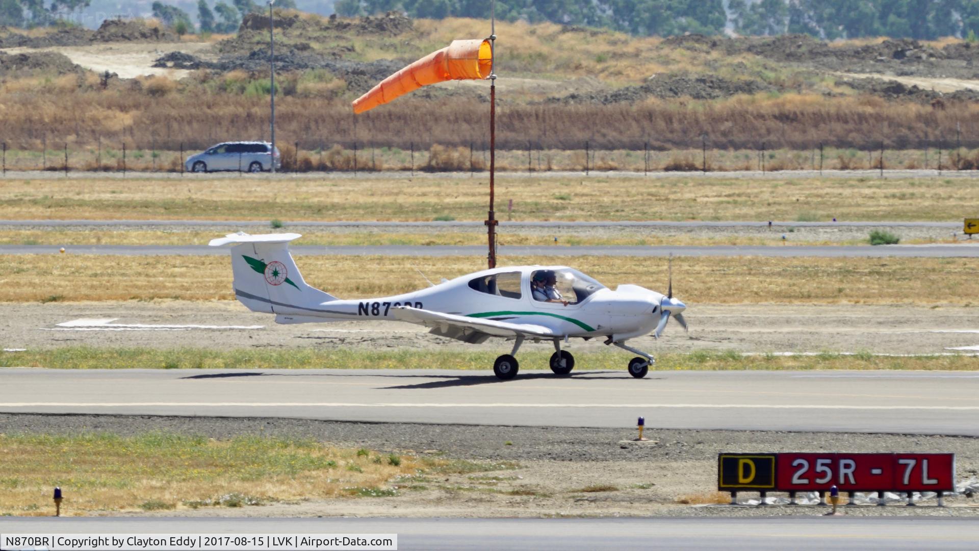 N870BR, 2013 Diamond DA-40 Diamond Star Diamond Star C/N 40.1187, Livermore Airport California. 2017.