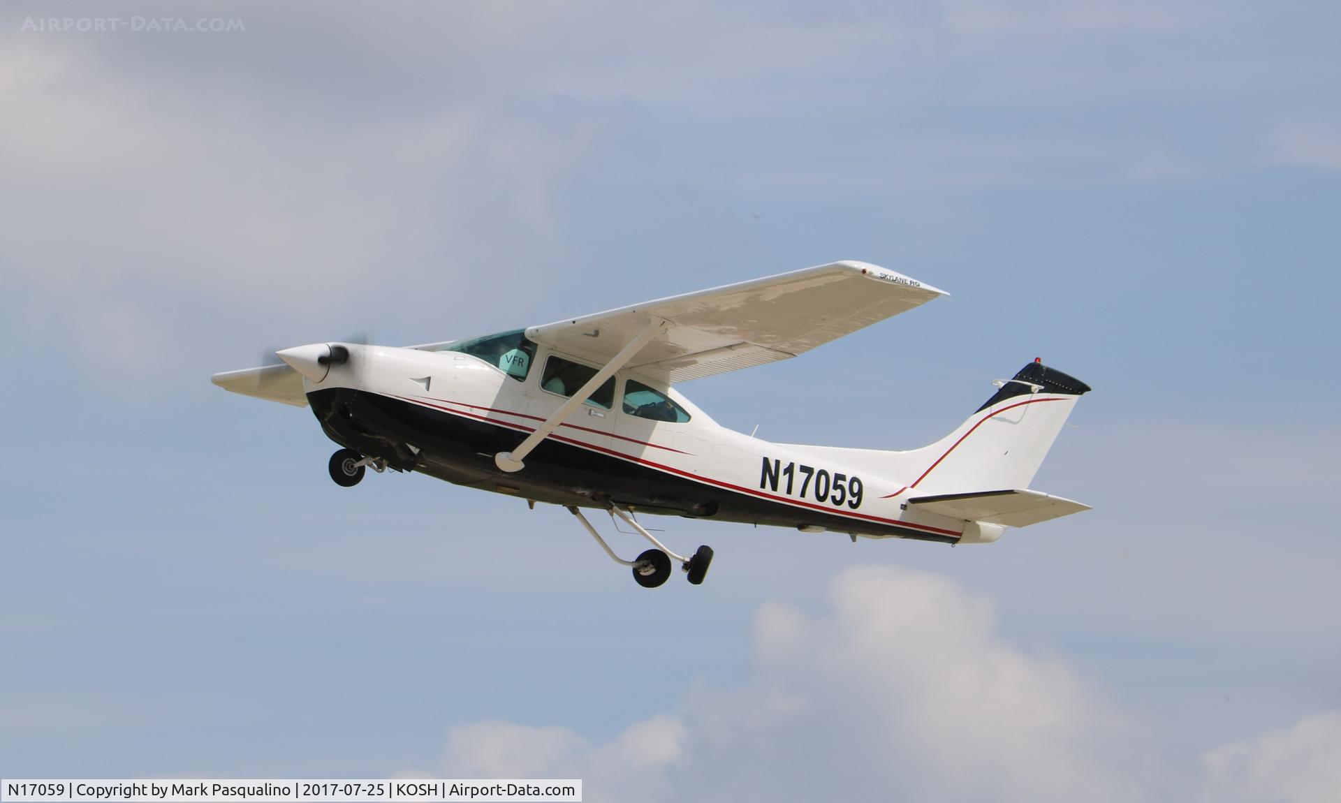 N17059, 1982 Cessna R182 Skylane RG C/N R18201915, Cessna R182