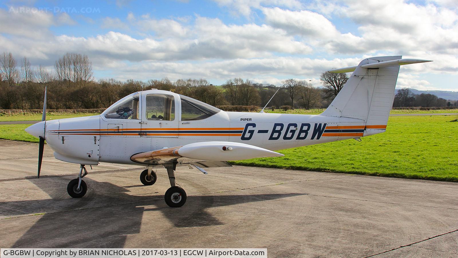 G-BGBW, 1978 Piper PA-38-112 Tomahawk Tomahawk C/N 38-78A0670, In from Liverpool on a cross country training flight.