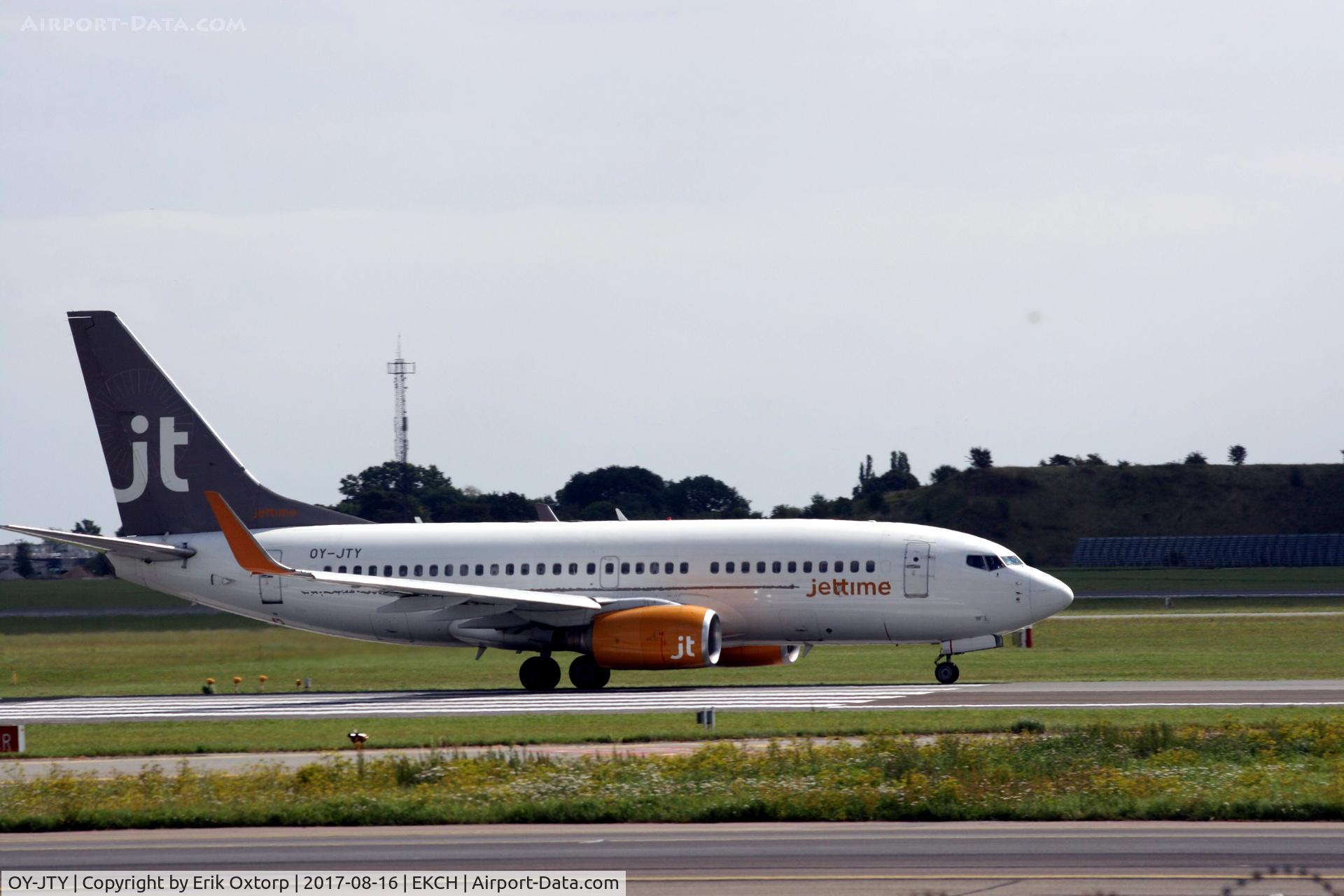 OY-JTY, 2001 Boeing 737-7Q8 C/N 30727, OY-JTY taking off rw 22R