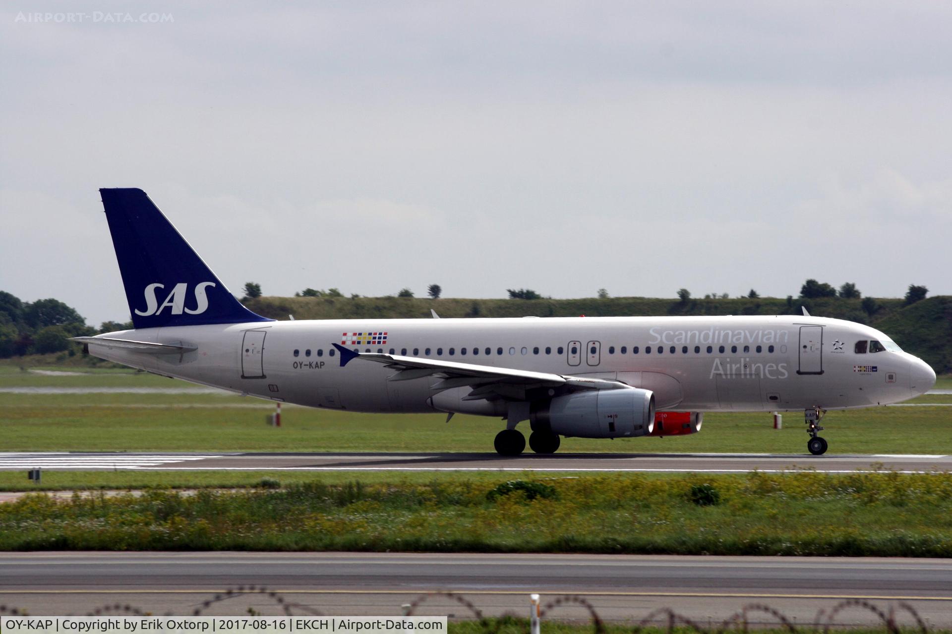 OY-KAP, 2007 Airbus A320-232 C/N 3086, OY-KAP taking off rw 22R. Grey engine !