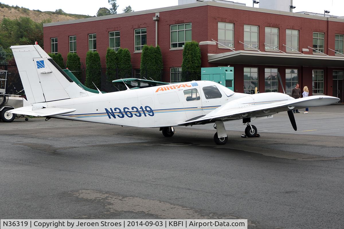 N36319, 1978 Piper PA-34-200T Seneca II C/N 34-7870318, KBFI