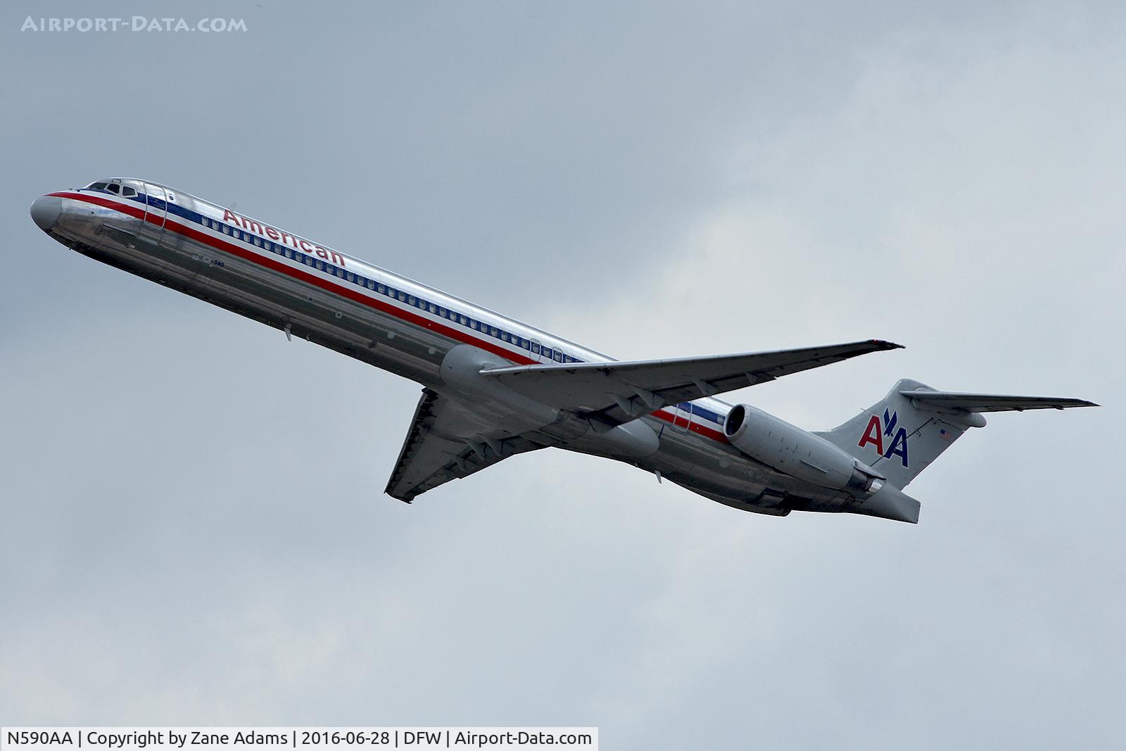N590AA, 1991 McDonnell Douglas MD-83 (DC-9-83) C/N 53253, Departing DFW Airport
