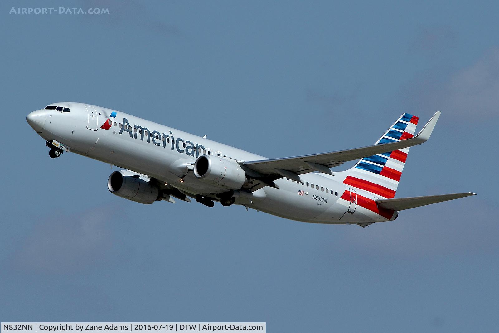 N832NN, 2010 Boeing 737-823 C/N 33521, Departing DFW Airport