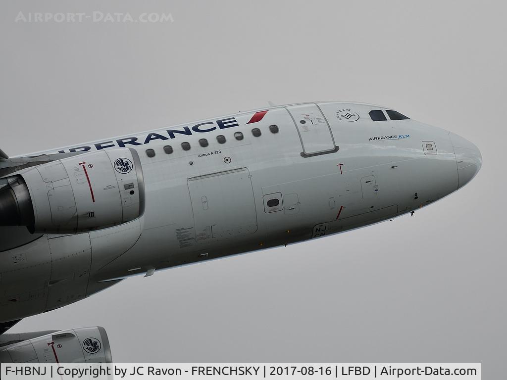 F-HBNJ, 2011 Airbus A320-214 C/N 4908, A53244 take off runway 23 to Nice
