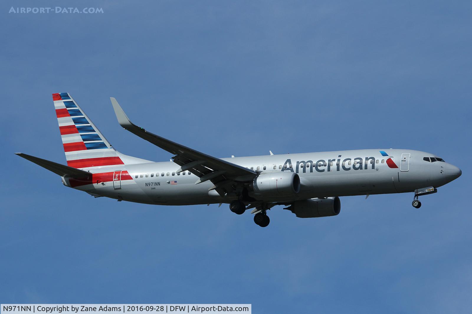 N971NN, 2015 Boeing 737-823 C/N 31217, Arriving at DFW Airport