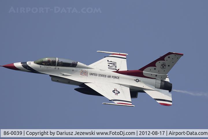 86-0039, 1986 General Dynamics F-16D Fighting Falcon C/N 5D-43, F-16D Fighting Falcon 86-0039 4 from USAF Thunderbirds  Nellis AFB, NV