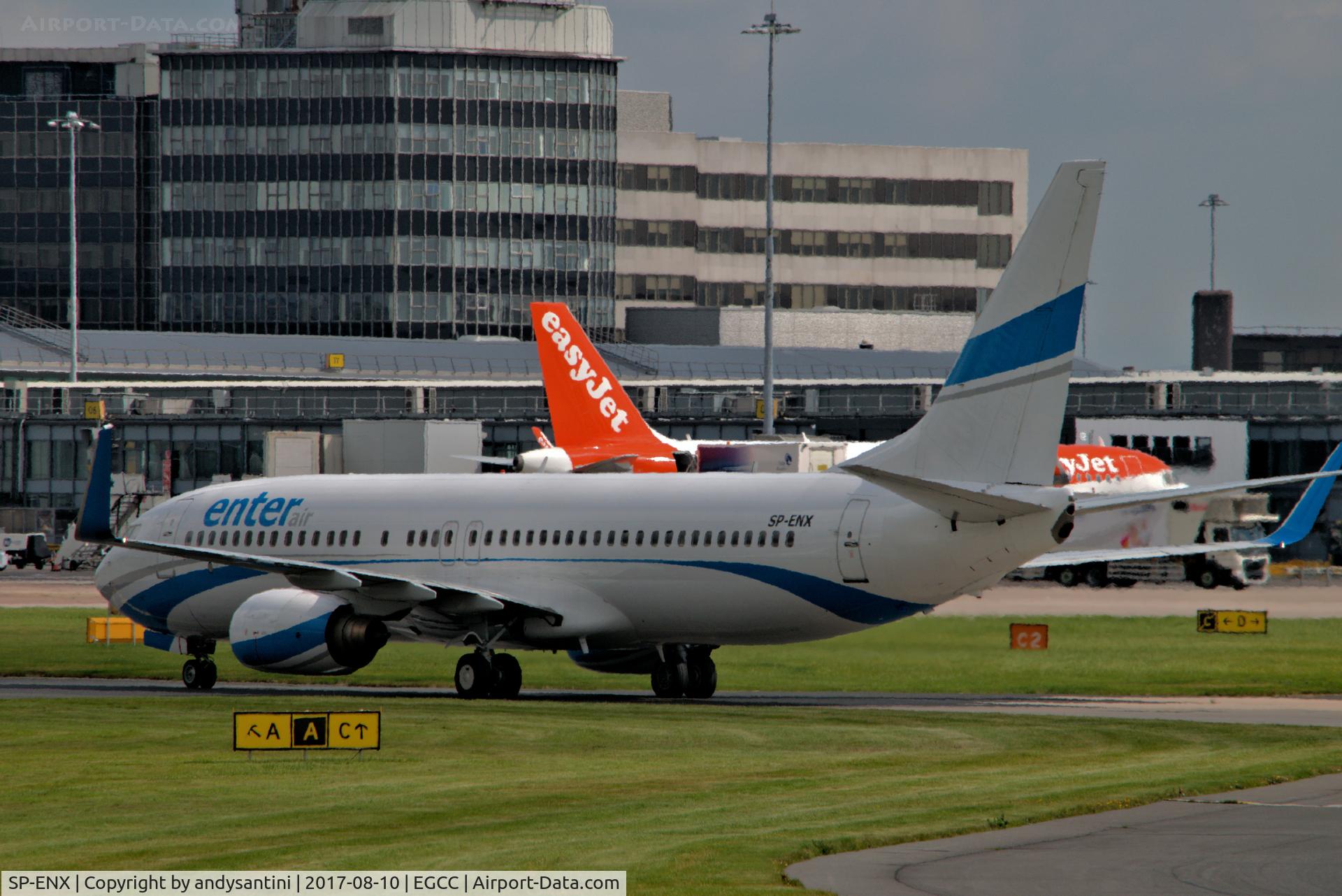 SP-ENX, 2001 Boeing 737-8Q8 C/N 30627, taxing round to its gate/stand