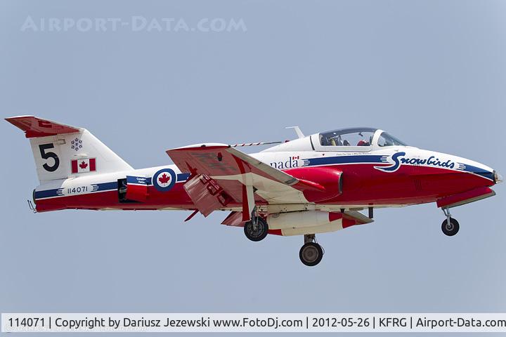 114071, Canadair CT-114 Tutor C/N 1171, CAF CT-114 Tutor 114071 C/N 1071 from Snowbirds Demo Team 15 Wing CFB Moose Jaw, SK