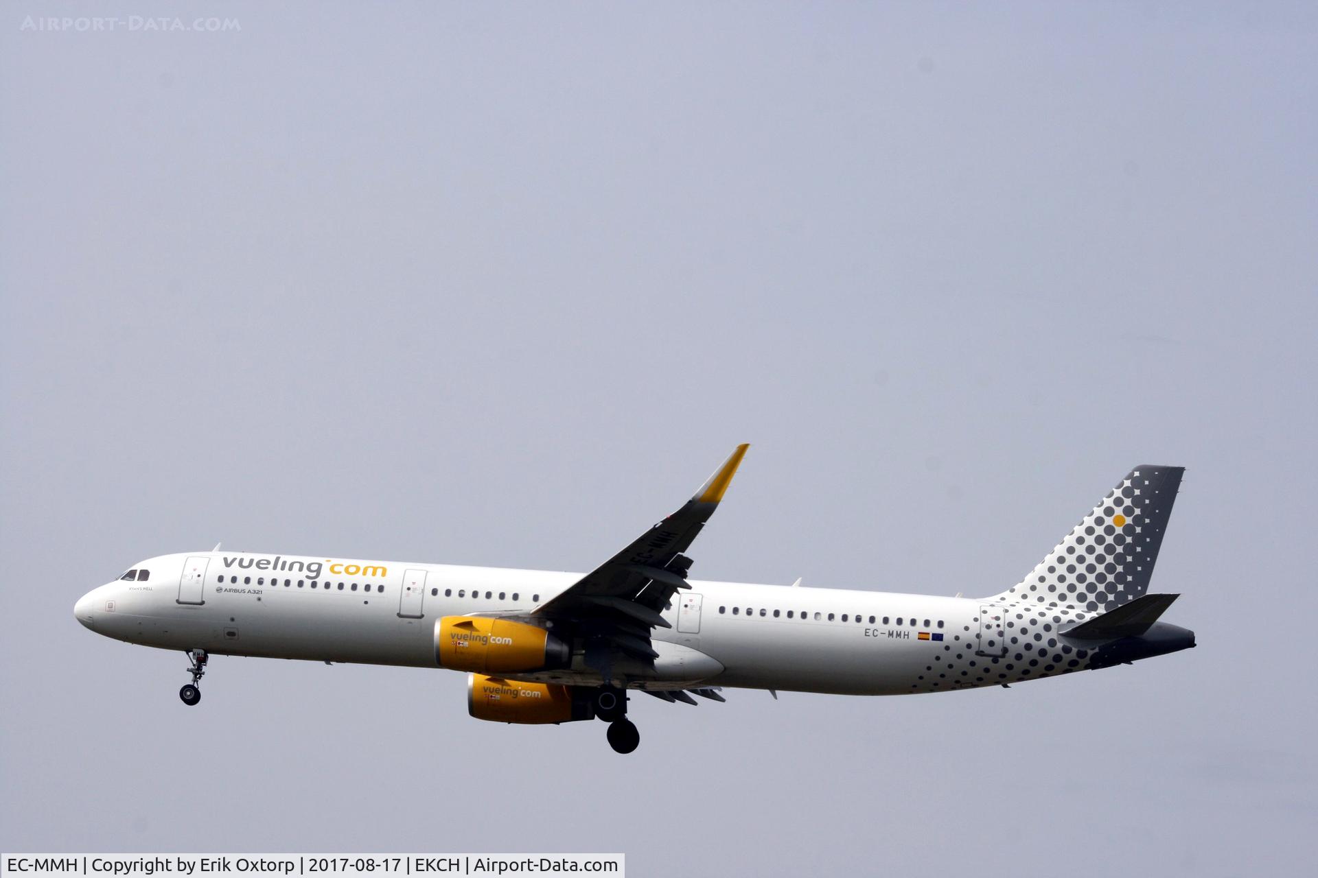 EC-MMH, 2016 Airbus A321-231 C/N 7152, EC-MMH landing rw 22L