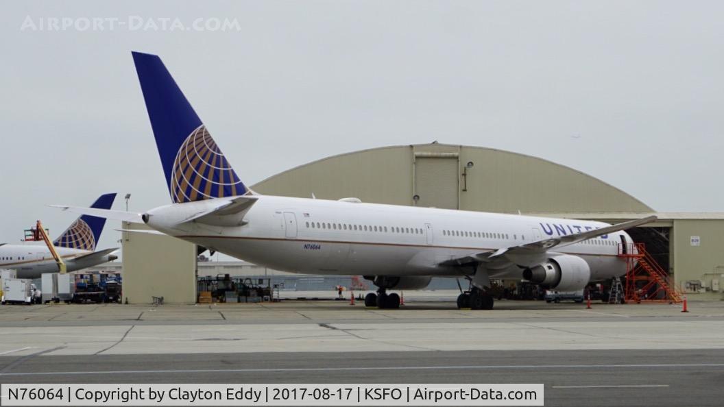 N76064, 2002 Boeing 767-424/ER C/N 29459, SFO 2017.
