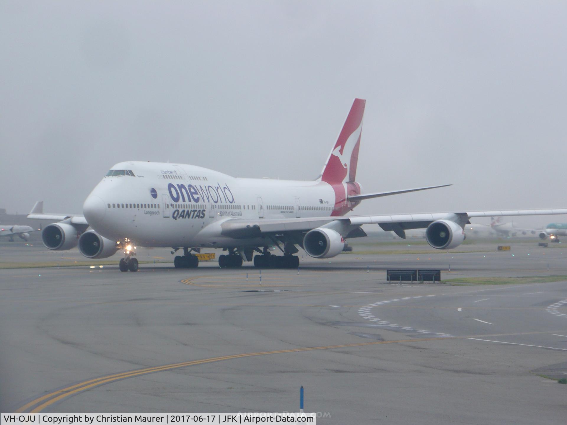 VH-OJU, 1999 Boeing 747-438 C/N 25566, Boeing 747-400