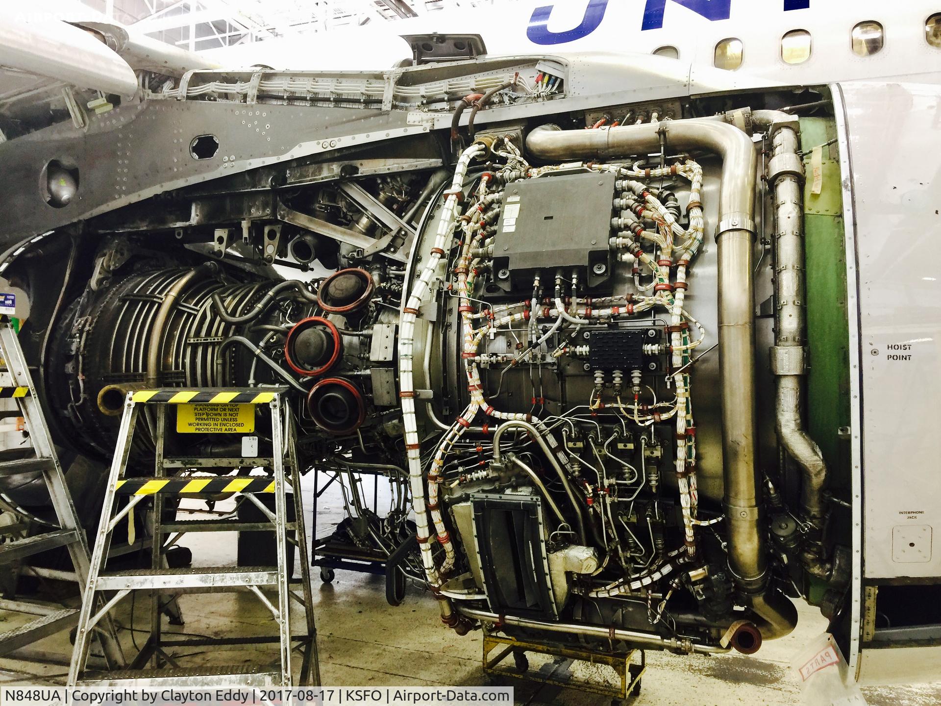 N848UA, 2002 Airbus A319-131 C/N 1647, SFO 2017.