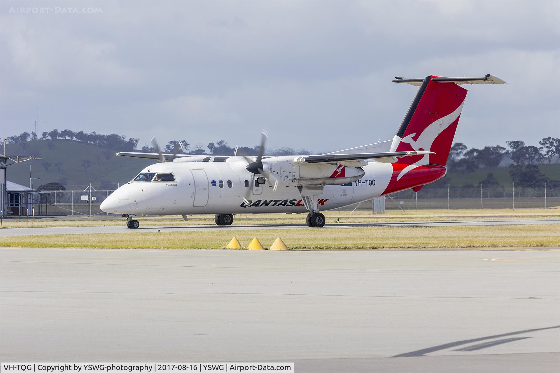 VH-TQG, 1996 De Havilland Canada DHC-8-201 Dash 8 C/N 430, Eastern Australia Airlines (VH-TQG) de Havilland Canada DHC-8-201 taxiing at Wagga Wagga Airport.