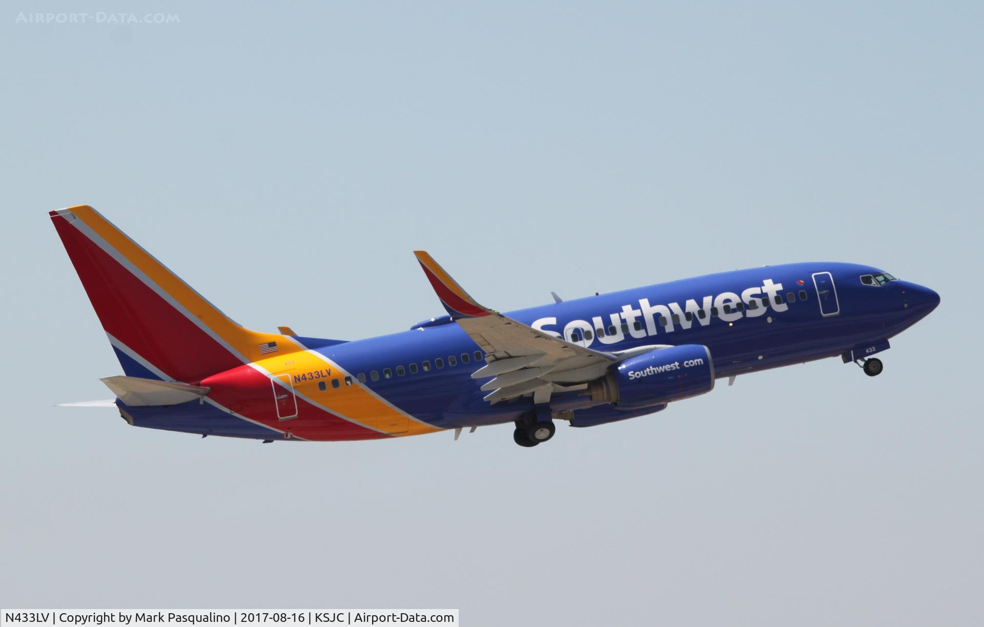 N433LV, 2003 Boeing 737-7H4 C/N 33716, Boeing 737-700